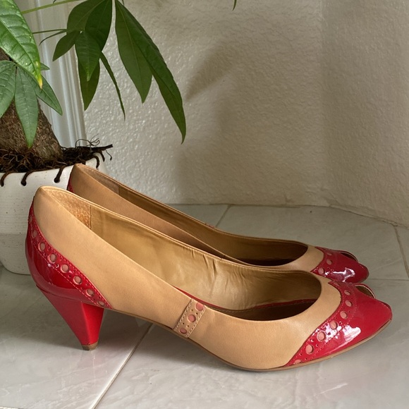 Vince Camuto leather peep toe heels - Picture 3 of 9